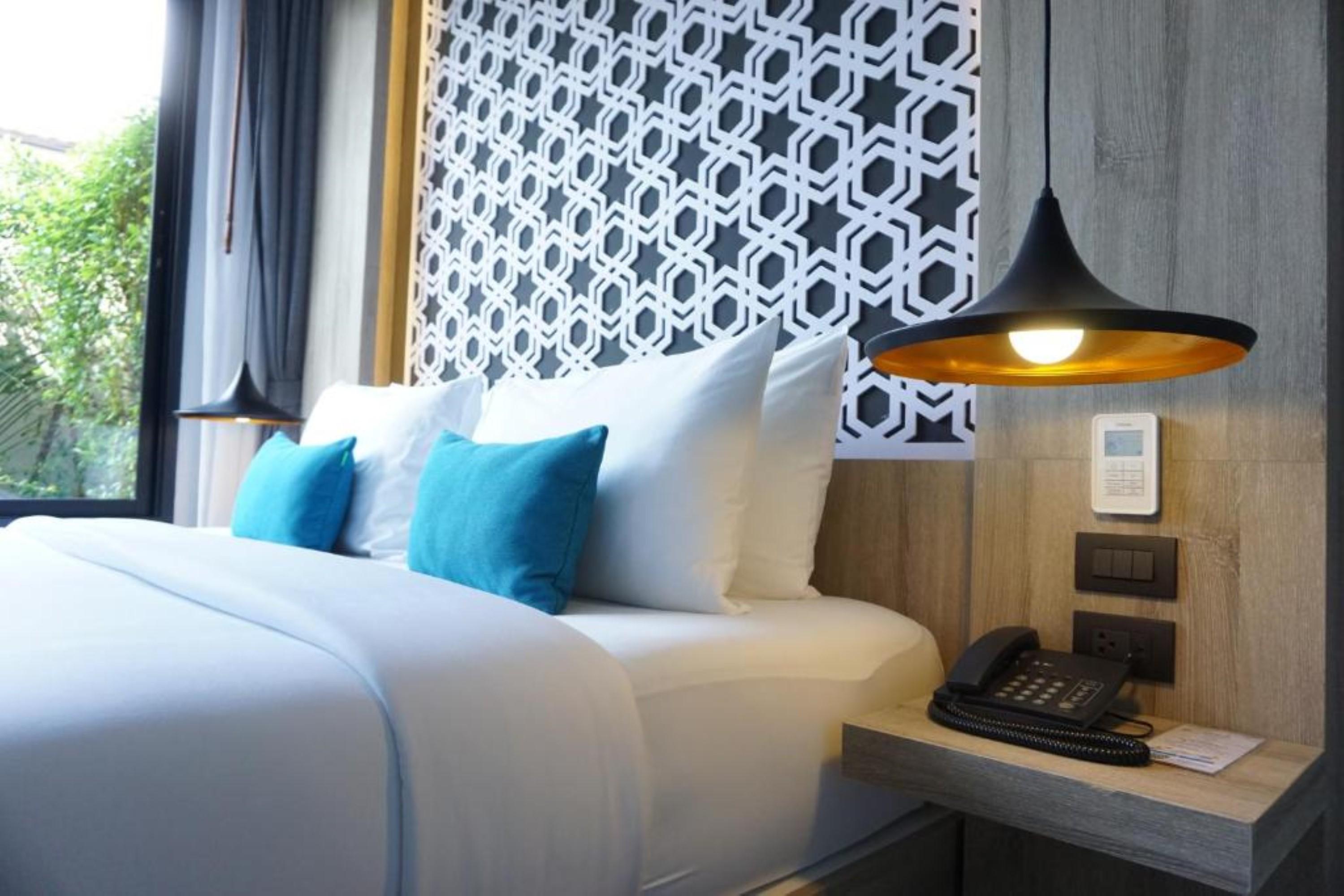 The Lake Chalong Hotel Sha Plus Екстер'єр фото