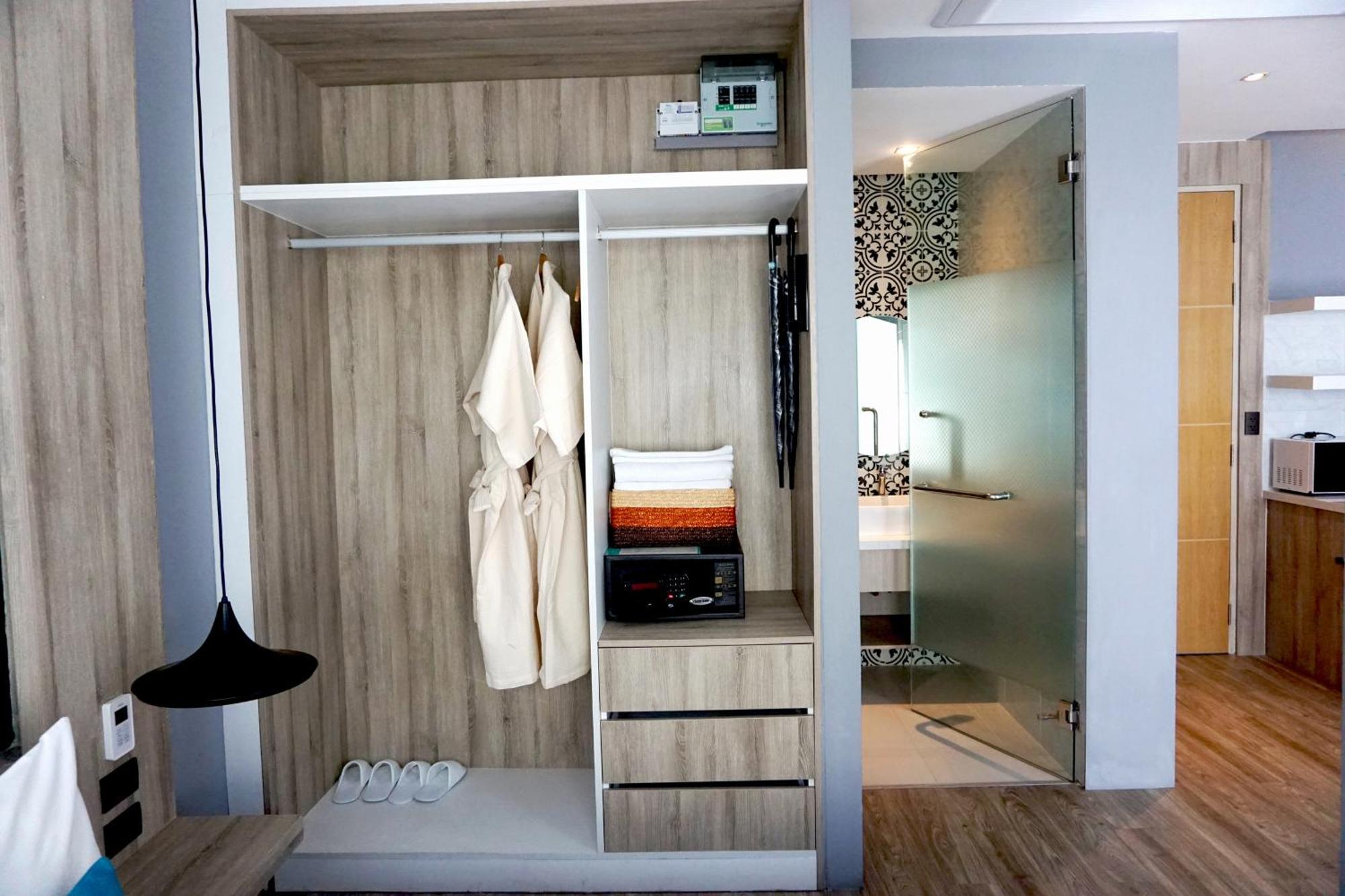 The Lake Chalong Hotel Sha Plus Екстер'єр фото