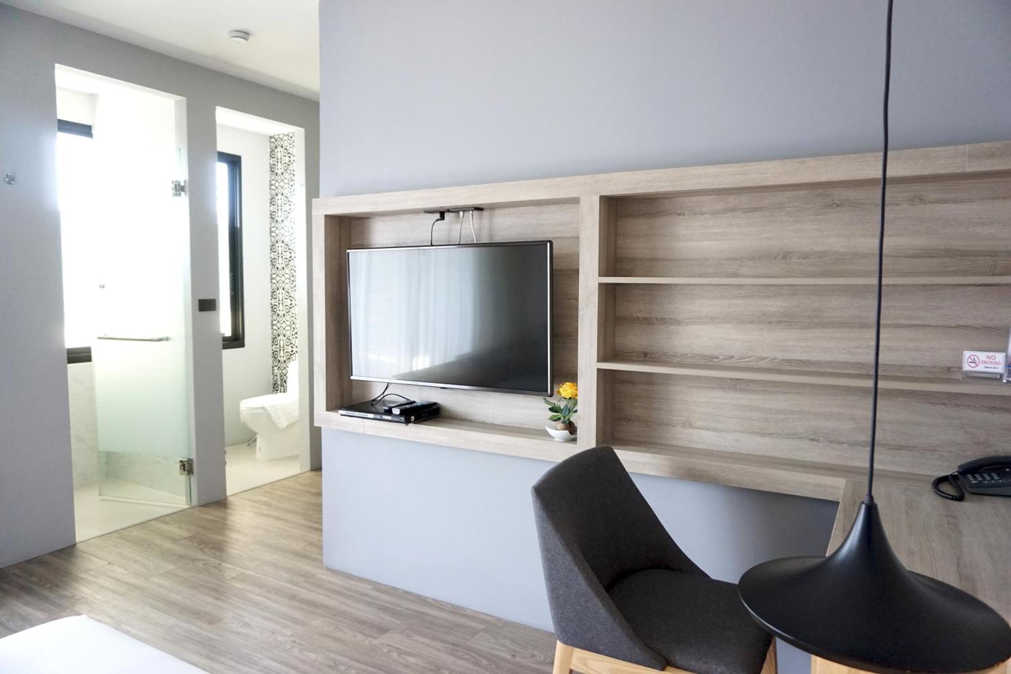 The Lake Chalong Hotel Sha Plus Екстер'єр фото